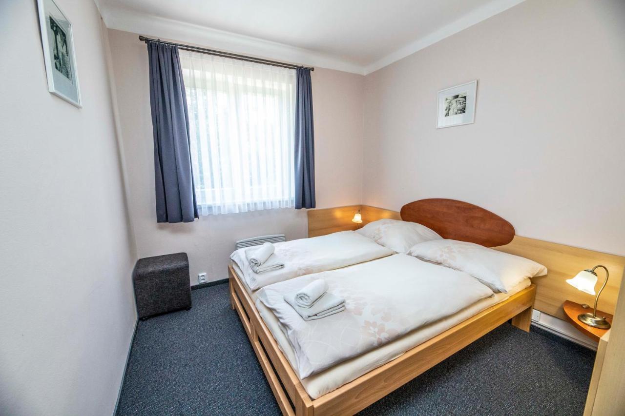 Parkhotel Skalni Mesto Jičín Exteriör bild