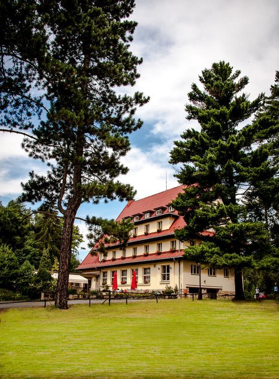 Parkhotel Skalni Mesto Jičín Exteriör bild